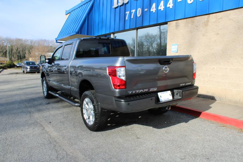 Nissan Titan XD 4x4 Diesel Crew Cab SV 2017