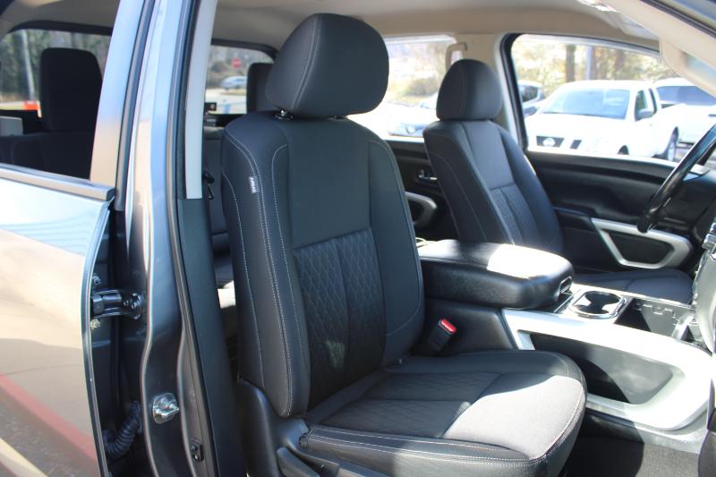 Nissan Titan XD 4x4 Diesel Crew Cab SV 2017