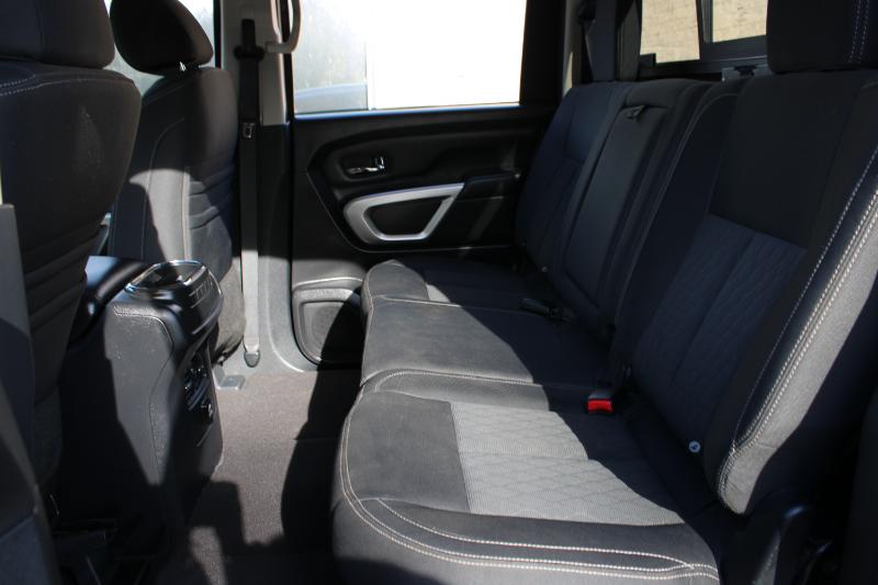 Nissan Titan XD 4x4 Diesel Crew Cab SV 2017