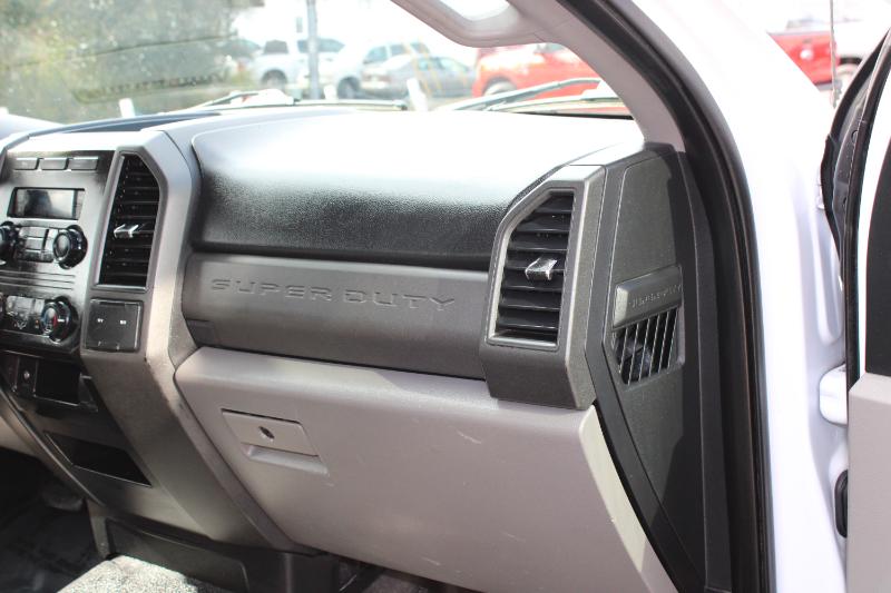 Ford Super Duty F-250 SRW XLT 2WD Reg Cab 8' Box 2019