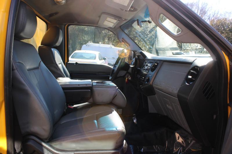 Ford Super Duty F-350 SRW 4WD Reg Cab 137" XLT 2015