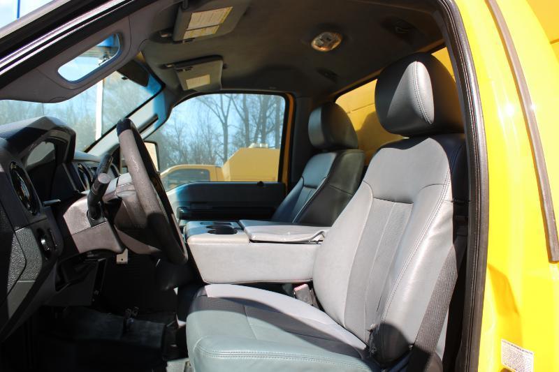 Ford Super Duty F-350 SRW 4WD Reg Cab 137" XLT 2015