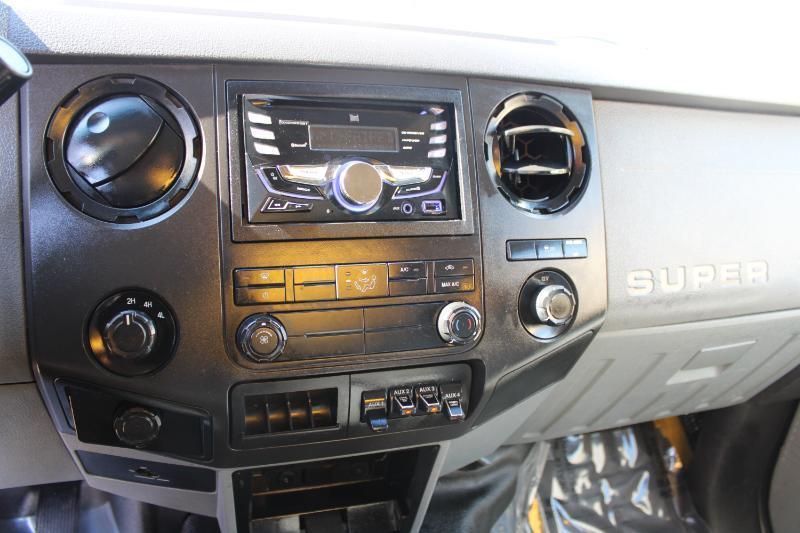 Ford Super Duty F-350 SRW 4WD Reg Cab 137" XLT 2015