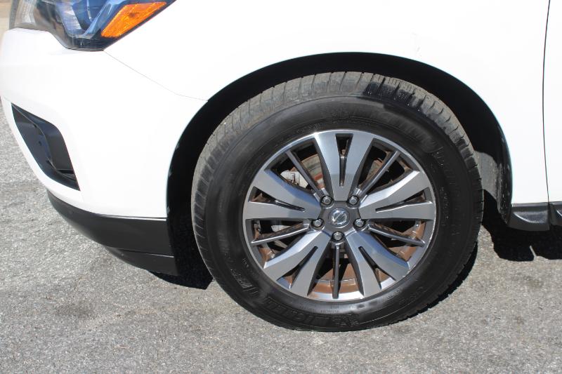 Nissan Pathfinder FWD SV 2020