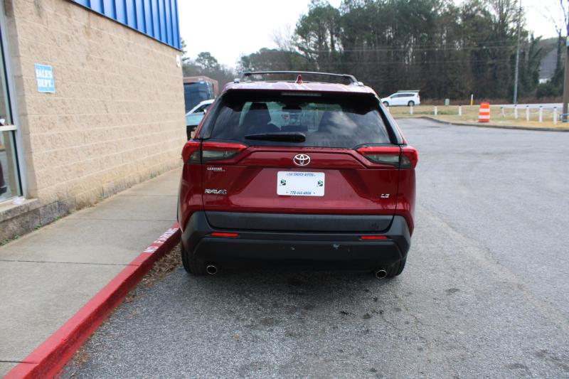 Toyota RAV4 LE FWD (Natl) 2019