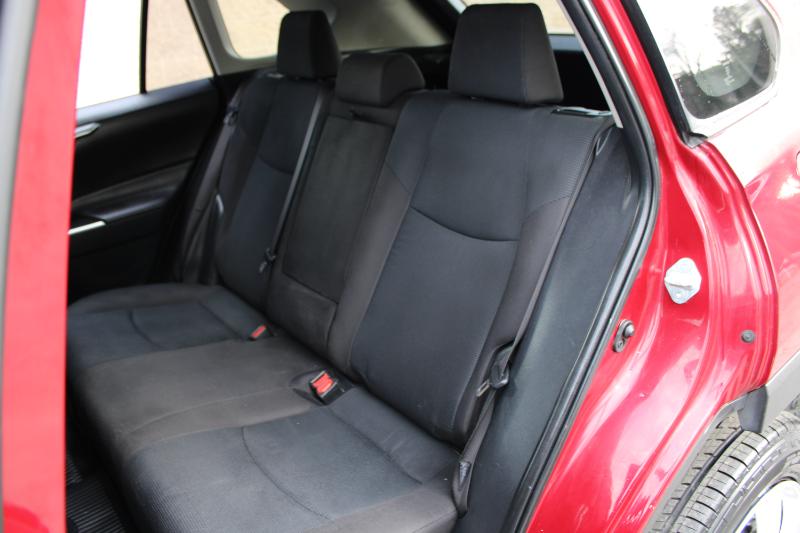 Toyota RAV4 LE FWD (Natl) 2019