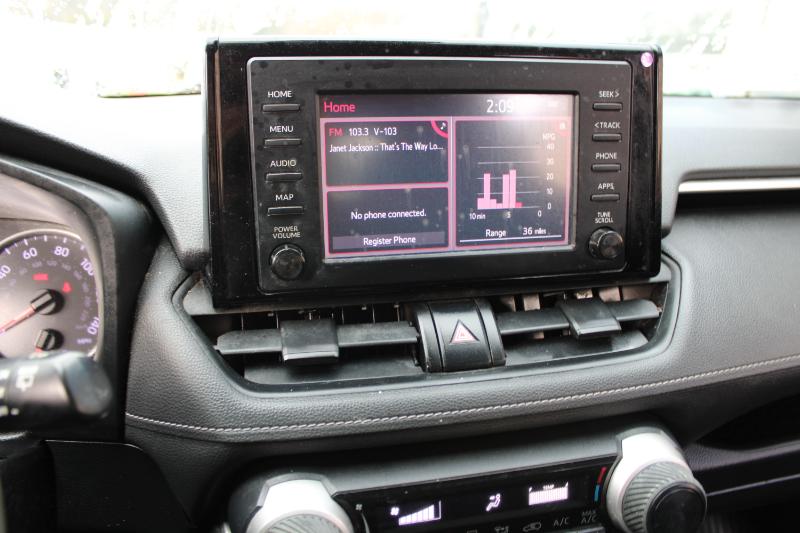 Toyota RAV4 LE FWD (Natl) 2019