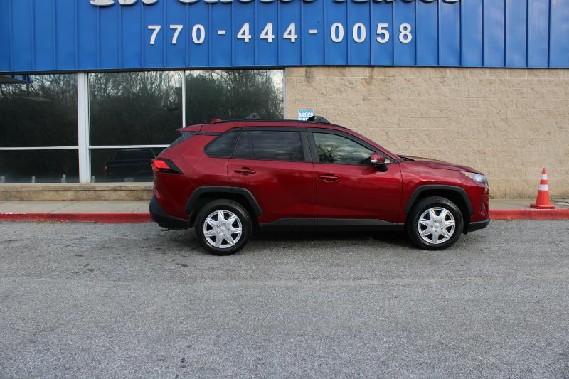 Toyota RAV4 LE FWD (Natl) 2019