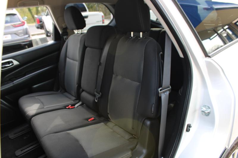 Nissan Pathfinder 4x4 SV 2018