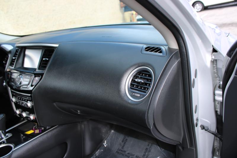 Nissan Pathfinder 4x4 SV 2018