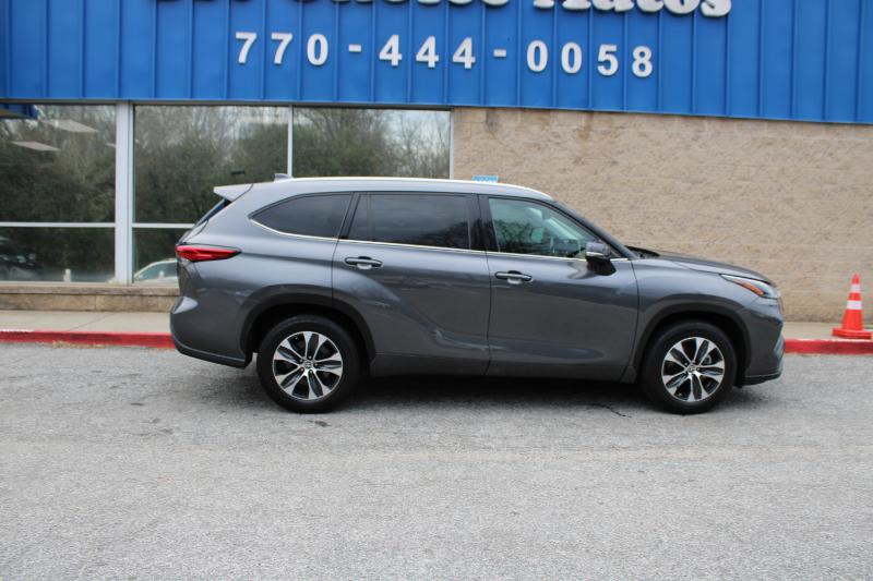 Toyota Highlander XLE FWD (Natl) 2022