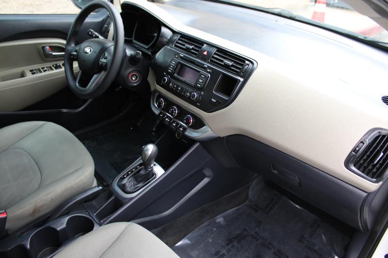 Kia Rio 4dr Sdn Auto LX 2014