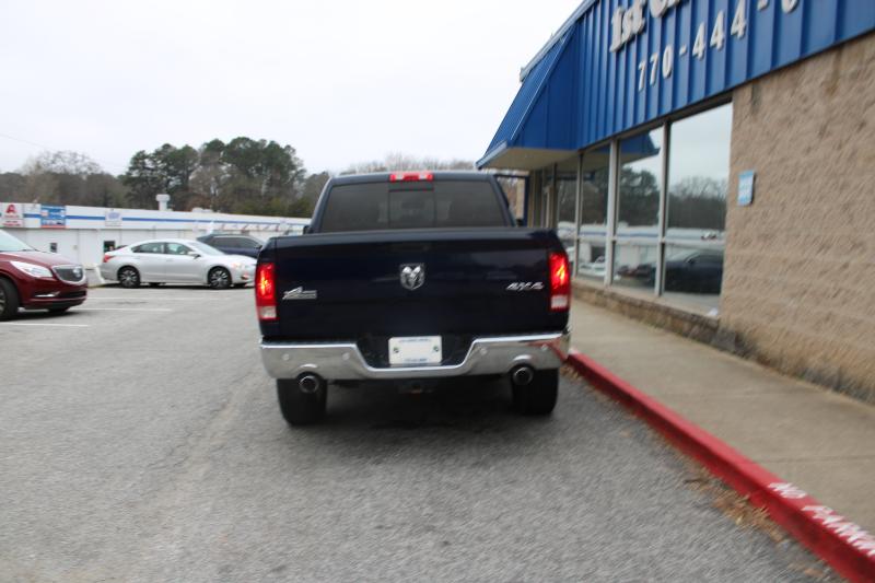 RAM 1500 Big Horn 4x4 Crew Cab 5'7" Box 2017