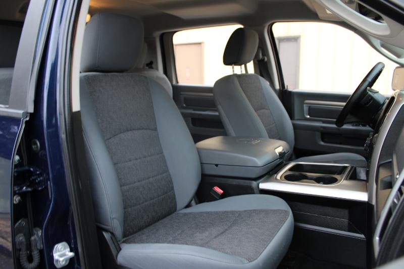 RAM 1500 Big Horn 4x4 Crew Cab 5'7" Box 2017