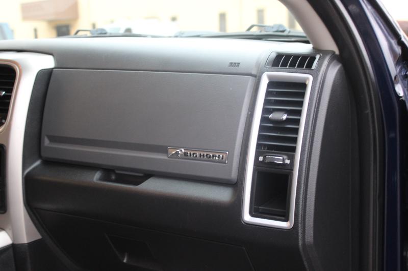 RAM 1500 Big Horn 4x4 Crew Cab 5'7" Box 2017