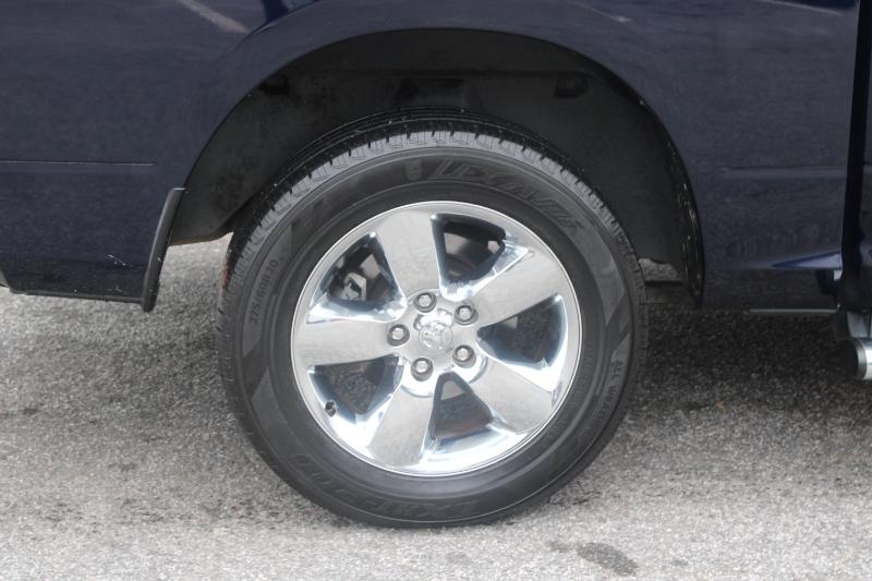 RAM 1500 Big Horn 4x4 Crew Cab 5'7" Box 2017