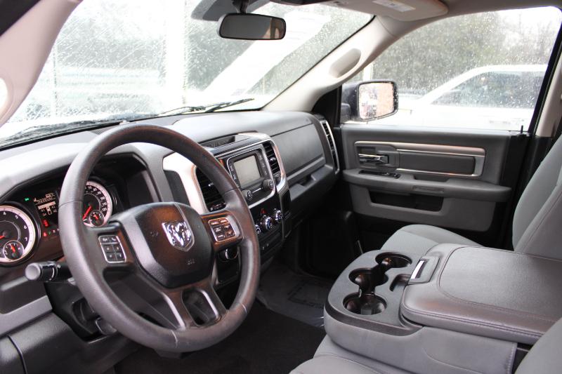 RAM 1500 SLT 4x2 Quad Cab 6'4" Box 2018