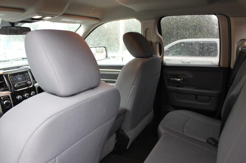 RAM 1500 SLT 4x2 Quad Cab 6'4" Box 2018