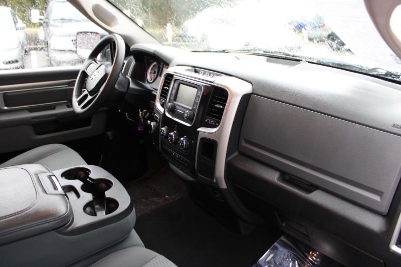 RAM 1500 SLT 4x2 Quad Cab 6'4" Box 2018