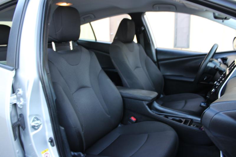 Toyota Prius LE 2022