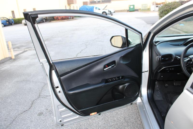 Toyota Prius LE 2022