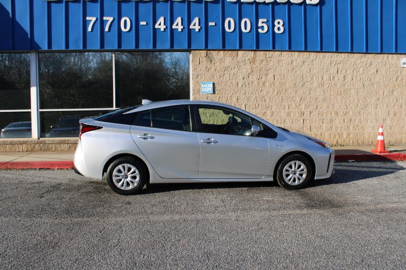 Toyota Prius LE 2022