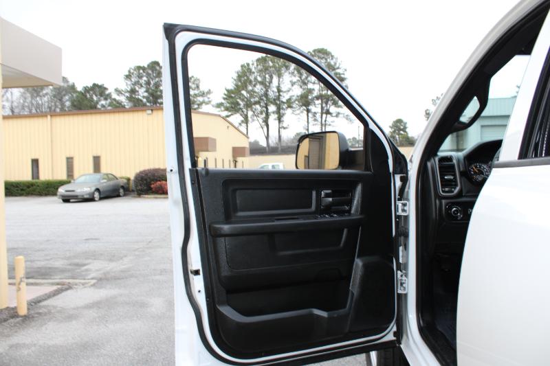 RAM 2500 Tradesman 4x4 Crew Cab 8' Box 2022