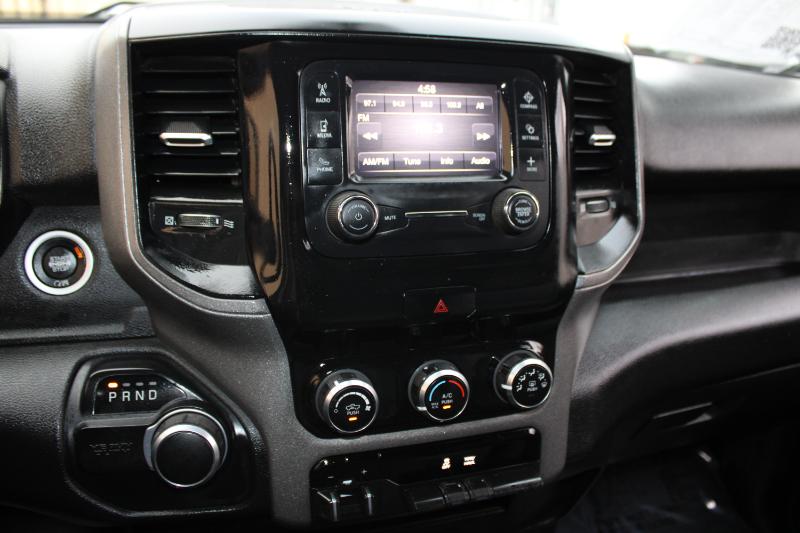 RAM 2500 Tradesman 4x4 Crew Cab 8' Box 2022