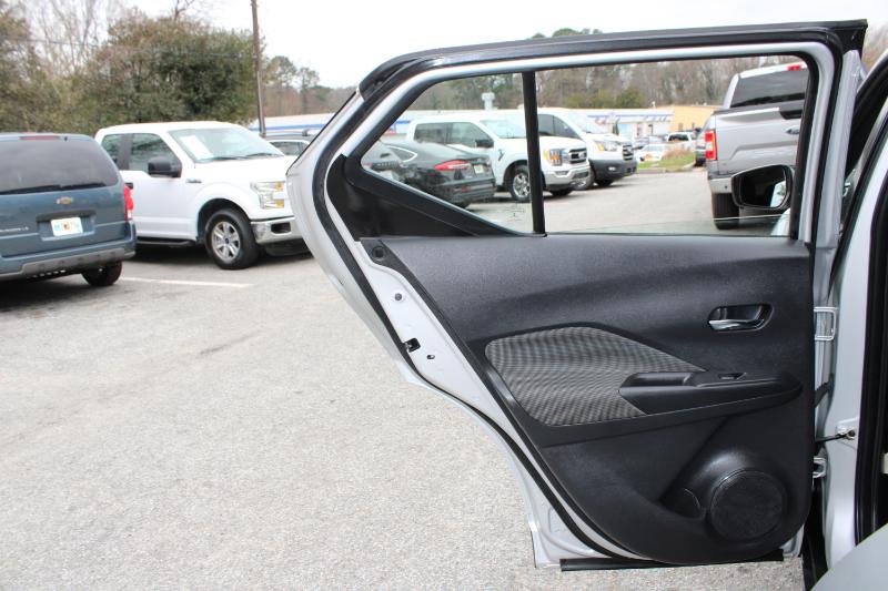 Nissan Kicks SV FWD 2019