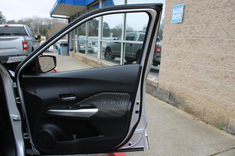 Nissan Kicks SV FWD 2019