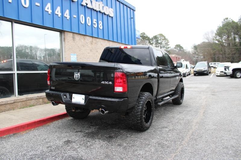 RAM 1500 Express 4x4 Crew Cab 5'7" Box 2018
