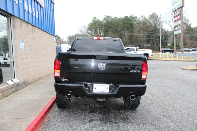 RAM 1500 Express 4x4 Crew Cab 5'7" Box 2018