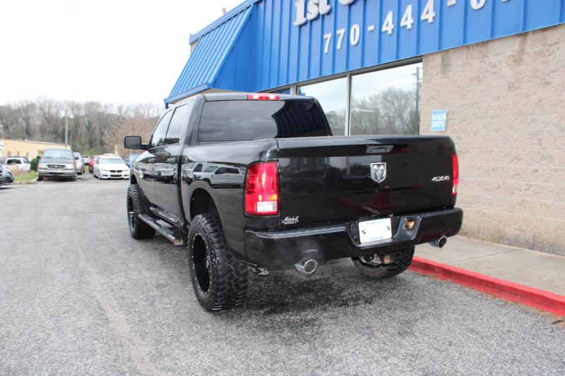 RAM 1500 Express 4x4 Crew Cab 5'7" Box 2018