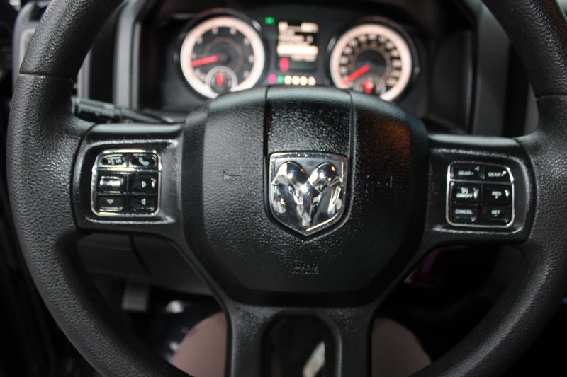 RAM 1500 Express 4x4 Crew Cab 5'7" Box 2018