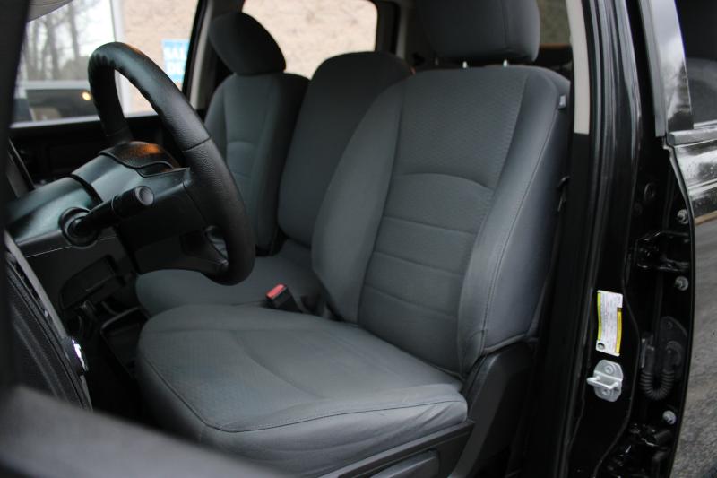 RAM 1500 Express 4x4 Crew Cab 5'7" Box 2018