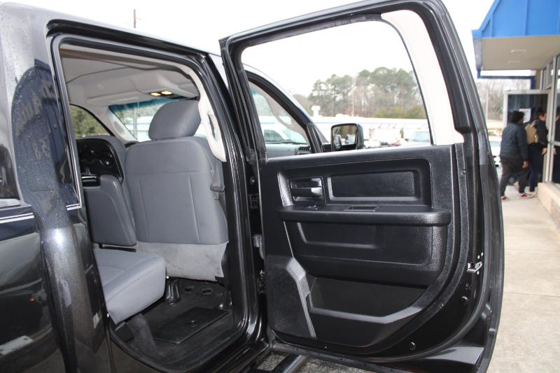 RAM 1500 Express 4x4 Crew Cab 5'7" Box 2018