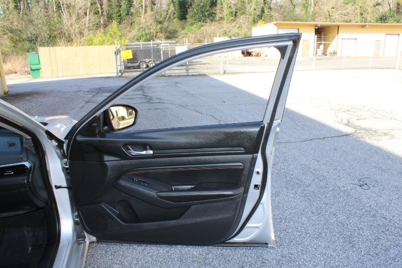 Nissan Altima 2.5 SR Sedan 2019