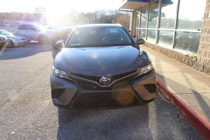 Toyota Camry SE Auto (Natl) 2020