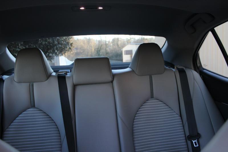 Toyota Camry SE Auto (Natl) 2020