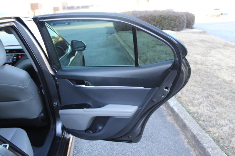 Toyota Camry SE Auto (Natl) 2020