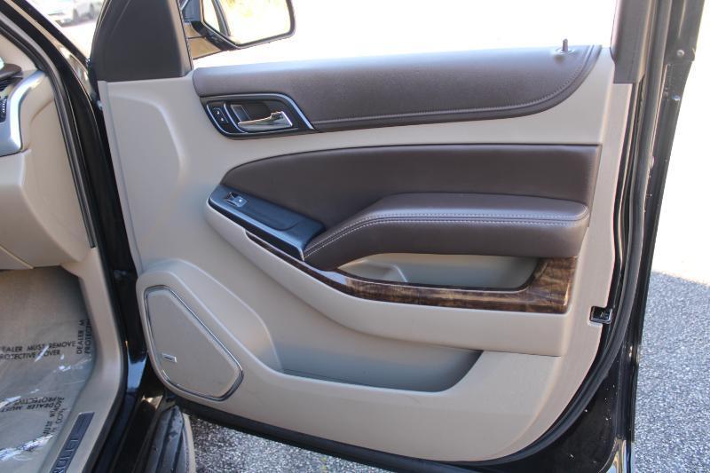 Chevrolet Suburban 4WD 4dr LT 2020