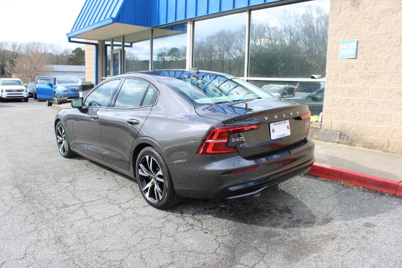 Volvo S60 B5 AWD Core Dark Theme 2023