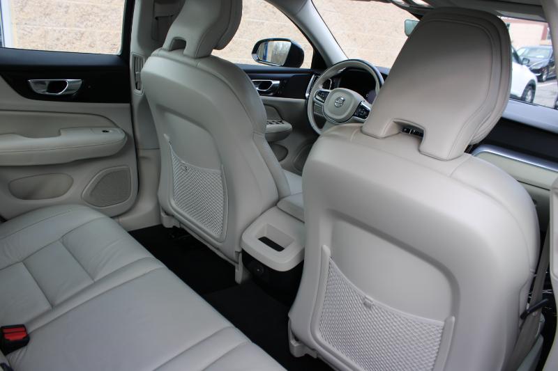 Volvo S60 B5 AWD Core Dark Theme 2023