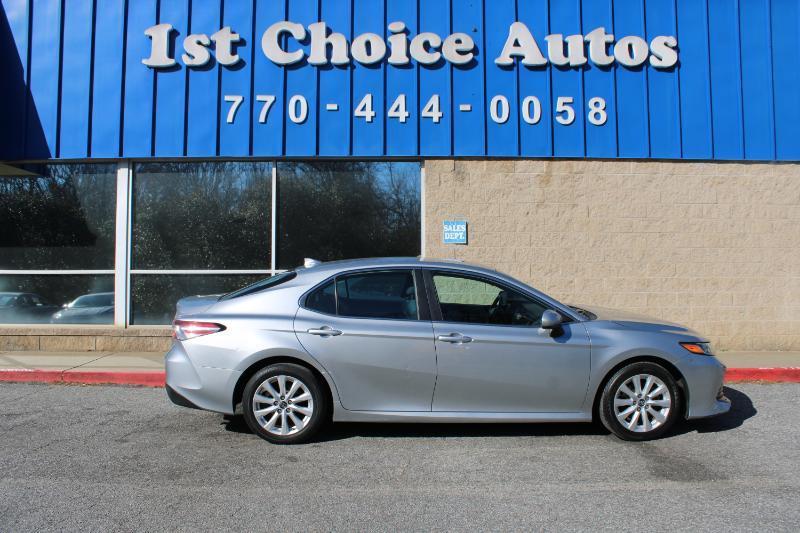 Toyota Camry LE Auto (Natl) 2019