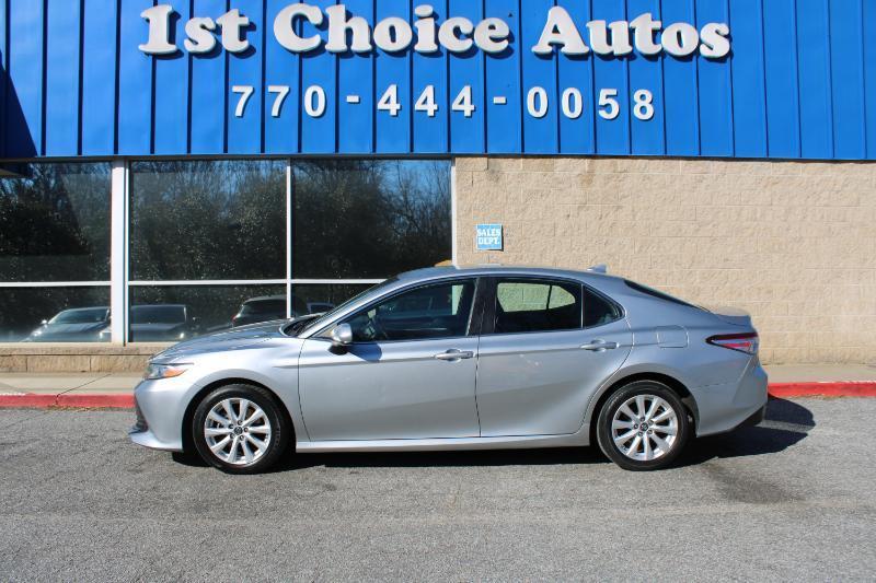 Toyota Camry LE Auto (Natl) 2019