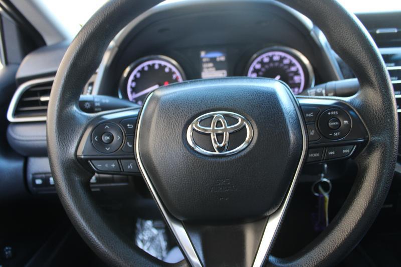 Toyota Camry LE Auto (Natl) 2019