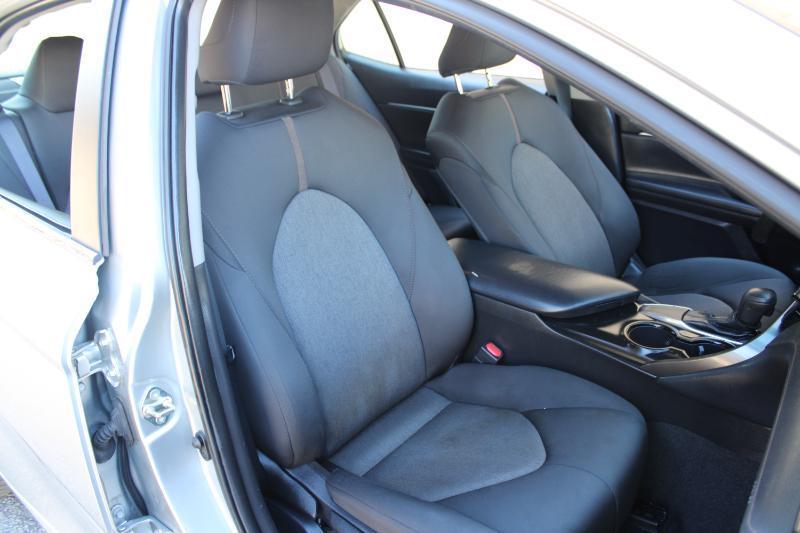 Toyota Camry LE Auto (Natl) 2019