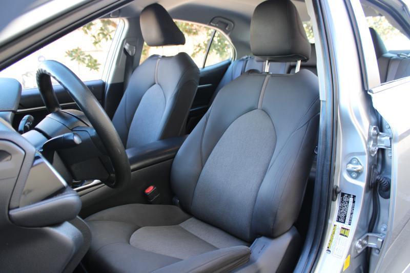 Toyota Camry LE Auto (Natl) 2019