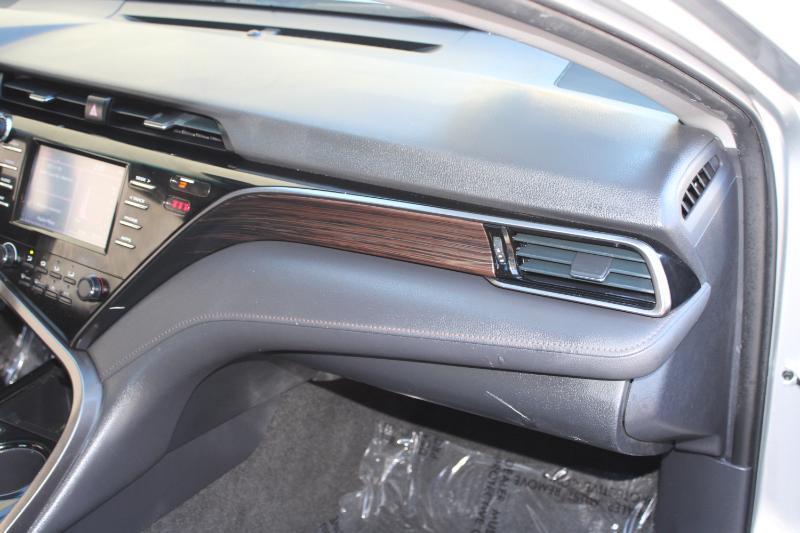 Toyota Camry LE Auto (Natl) 2019