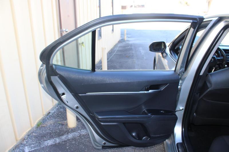 Toyota Camry LE Auto (Natl) 2019